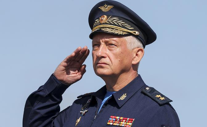На фото: командующий ВВС — заместитель главнокомандующего ВКС генерал-лейтенант Сергей Дронов
